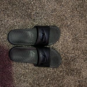 Nike slides great condition size 7